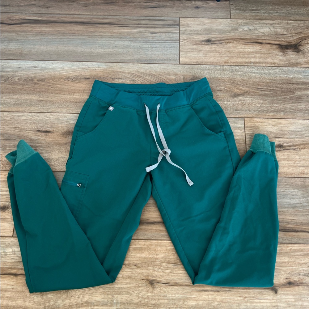 Figs Hunter Green Joggers Size Small